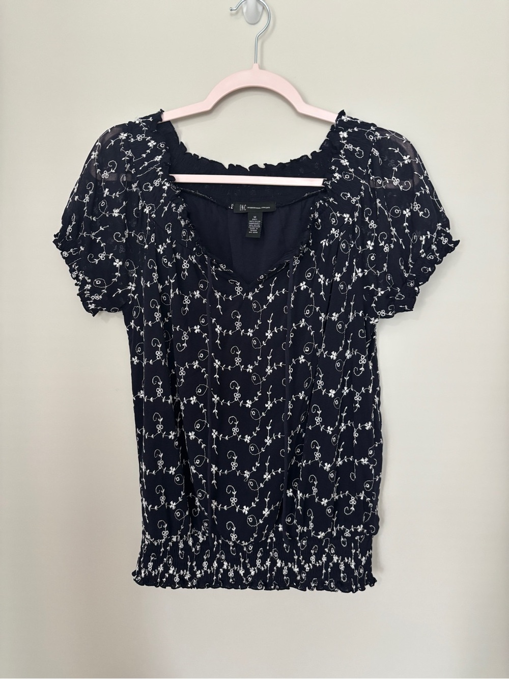 INC Navy Floral Smocked Hem Short Sleeve Top Size M - PTP 18”-20” Length 26”